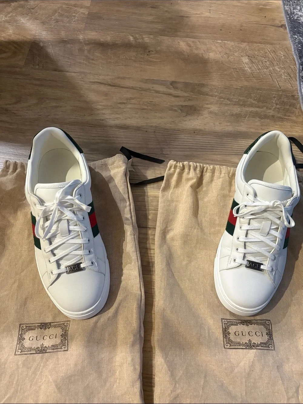 Gucci White Leather Sneakers with Green and Red Web Stripe